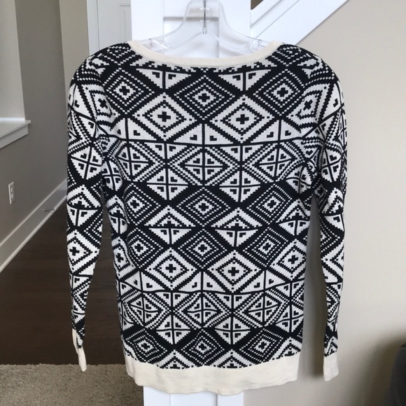 Geometric pattern sweater - Picture 3 of 6